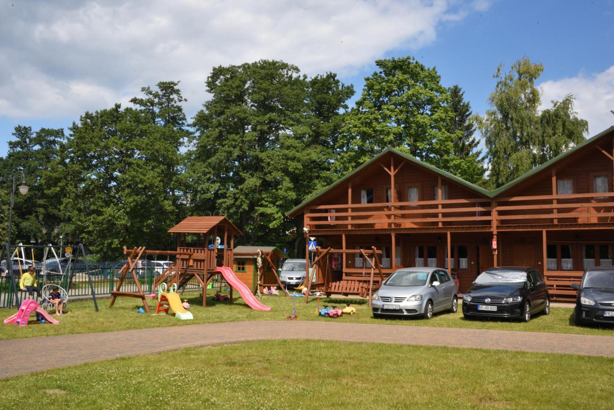 Mlodziezowy Domek Dla Grup Eldorado Mielno Centrum, 200M Od Morza Exterior photo