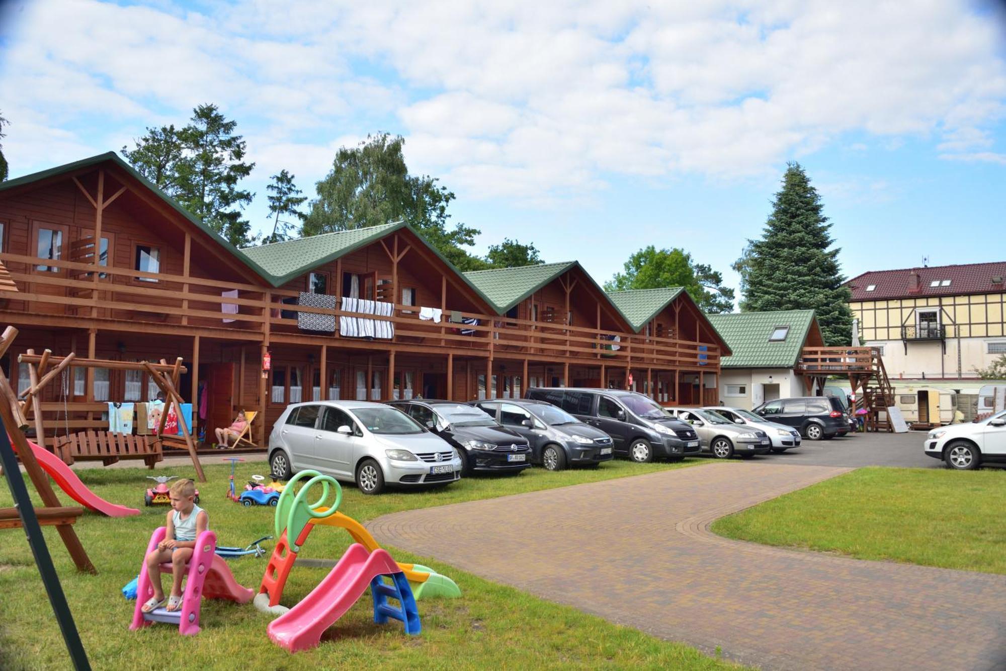 Mlodziezowy Domek Dla Grup Eldorado Mielno Centrum, 200M Od Morza Exterior photo