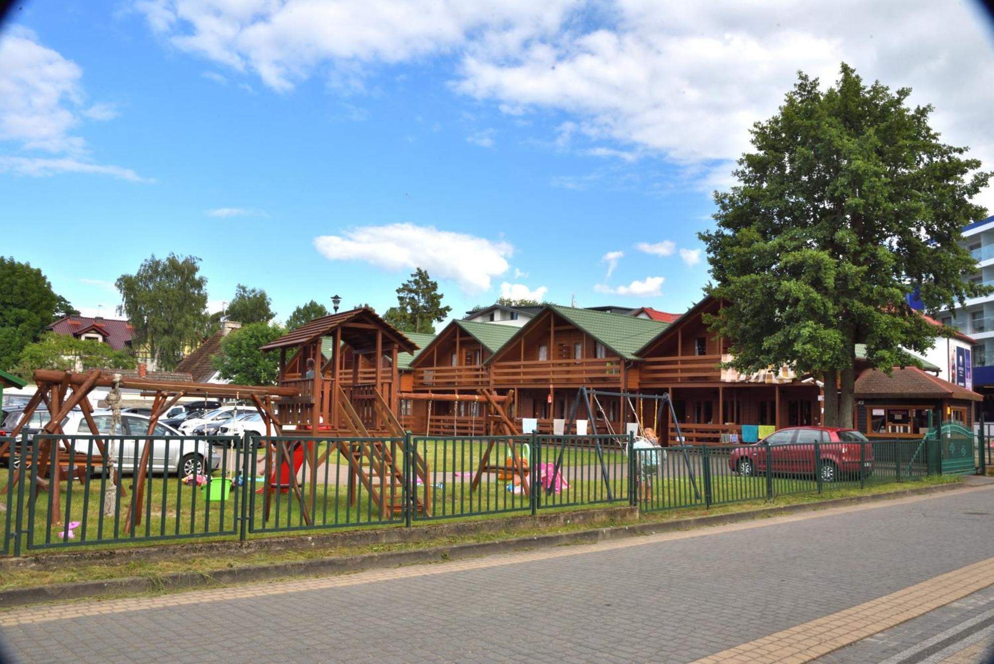 Mlodziezowy Domek Dla Grup Eldorado Mielno Centrum, 200M Od Morza Exterior photo